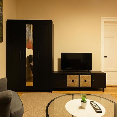 Chic Apartment In Historical City Center Тимишоара Екстериор снимка