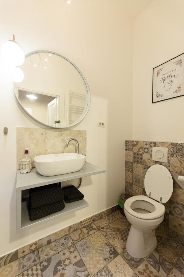 Chic Apartment In Historical City Center Тимишоара Екстериор снимка