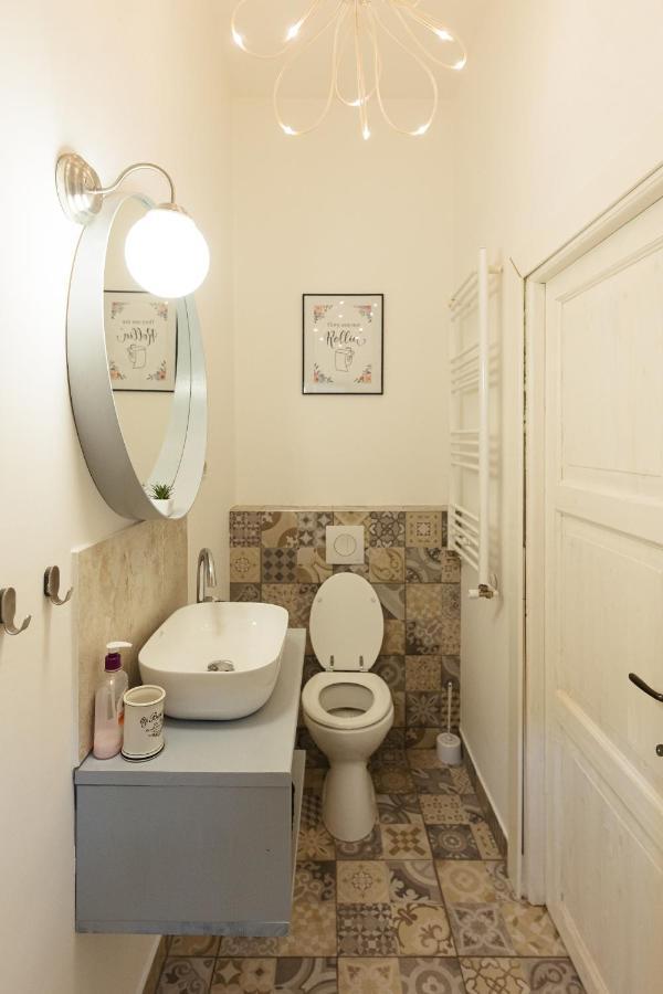Chic Apartment In Historical City Center Тимишоара Екстериор снимка