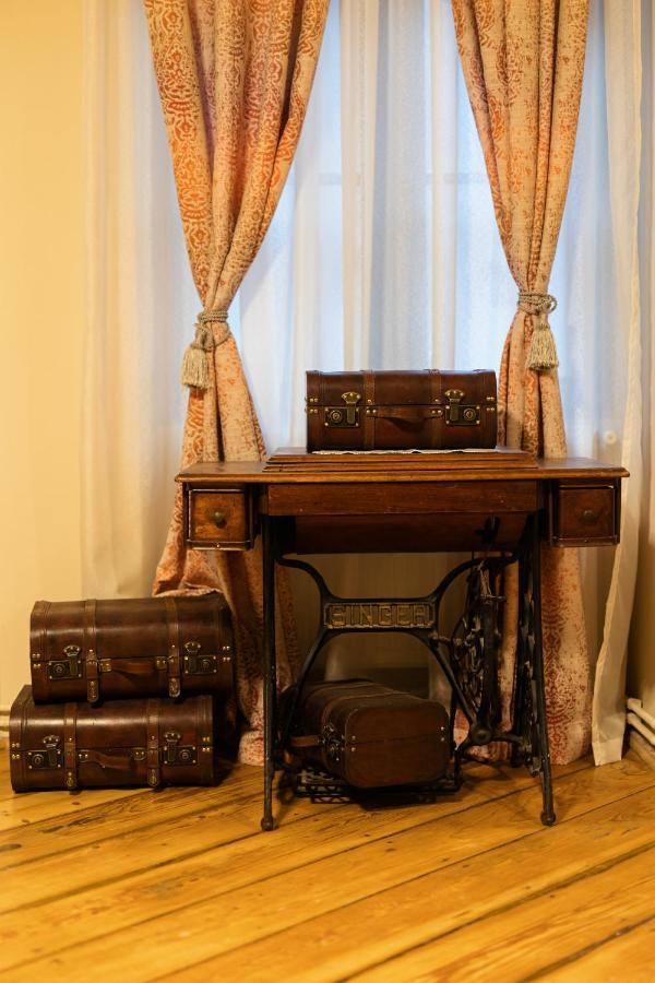 Chic Apartment In Historical City Center Тимишоара Екстериор снимка